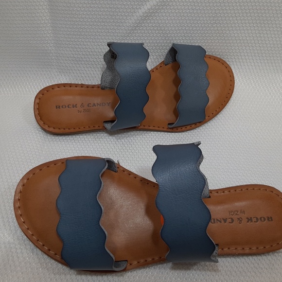Beachie Slip-on Sandal - Picture 4 of 6